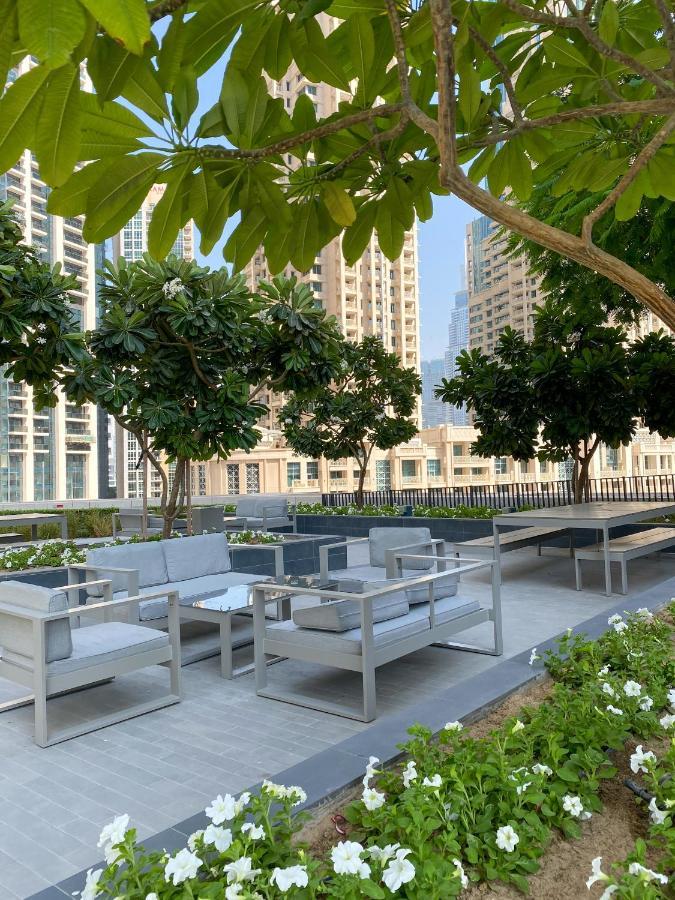 Higuests - Elegant Apt With Terrace Minutes From Burj Khalifa Dubai Buitenkant foto