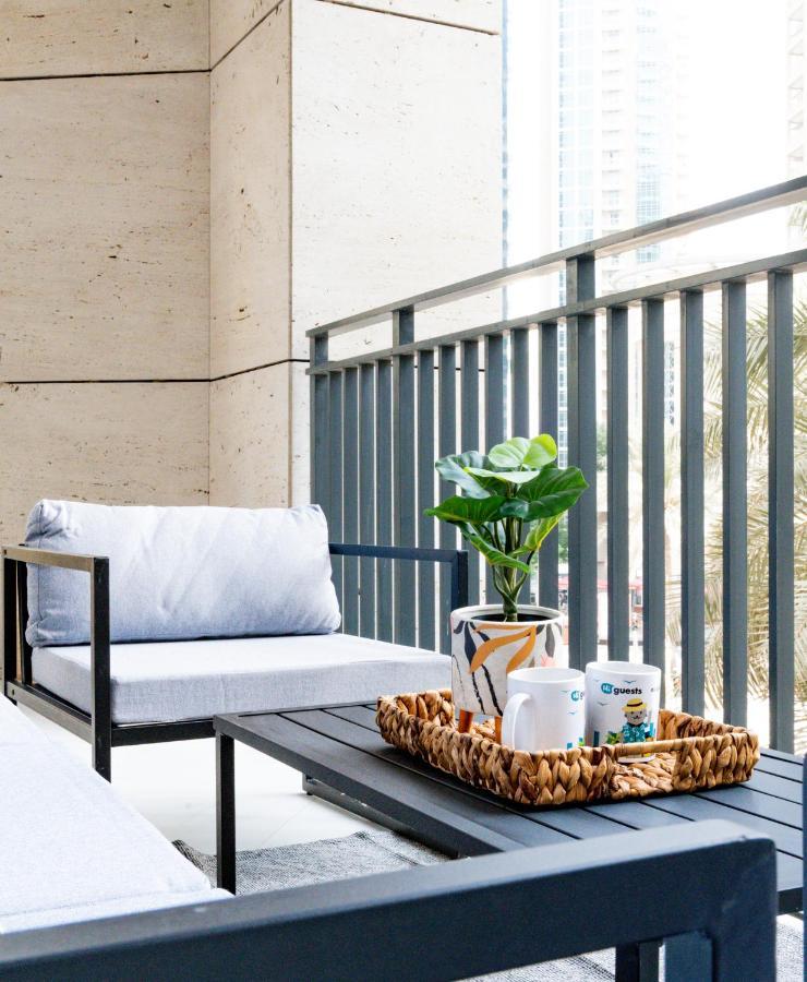 Higuests - Elegant Apt With Terrace Minutes From Burj Khalifa Dubai Buitenkant foto