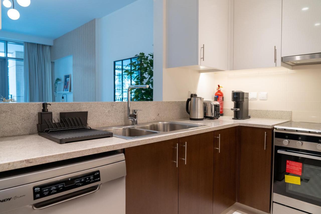 Higuests - Elegant Apt With Terrace Minutes From Burj Khalifa Dubai Buitenkant foto