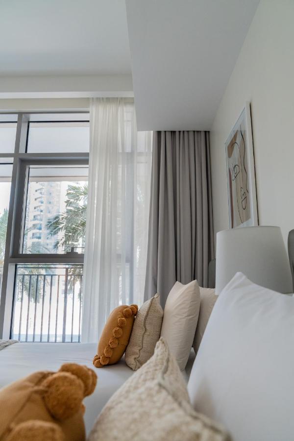 Higuests - Elegant Apt With Terrace Minutes From Burj Khalifa Dubai Buitenkant foto